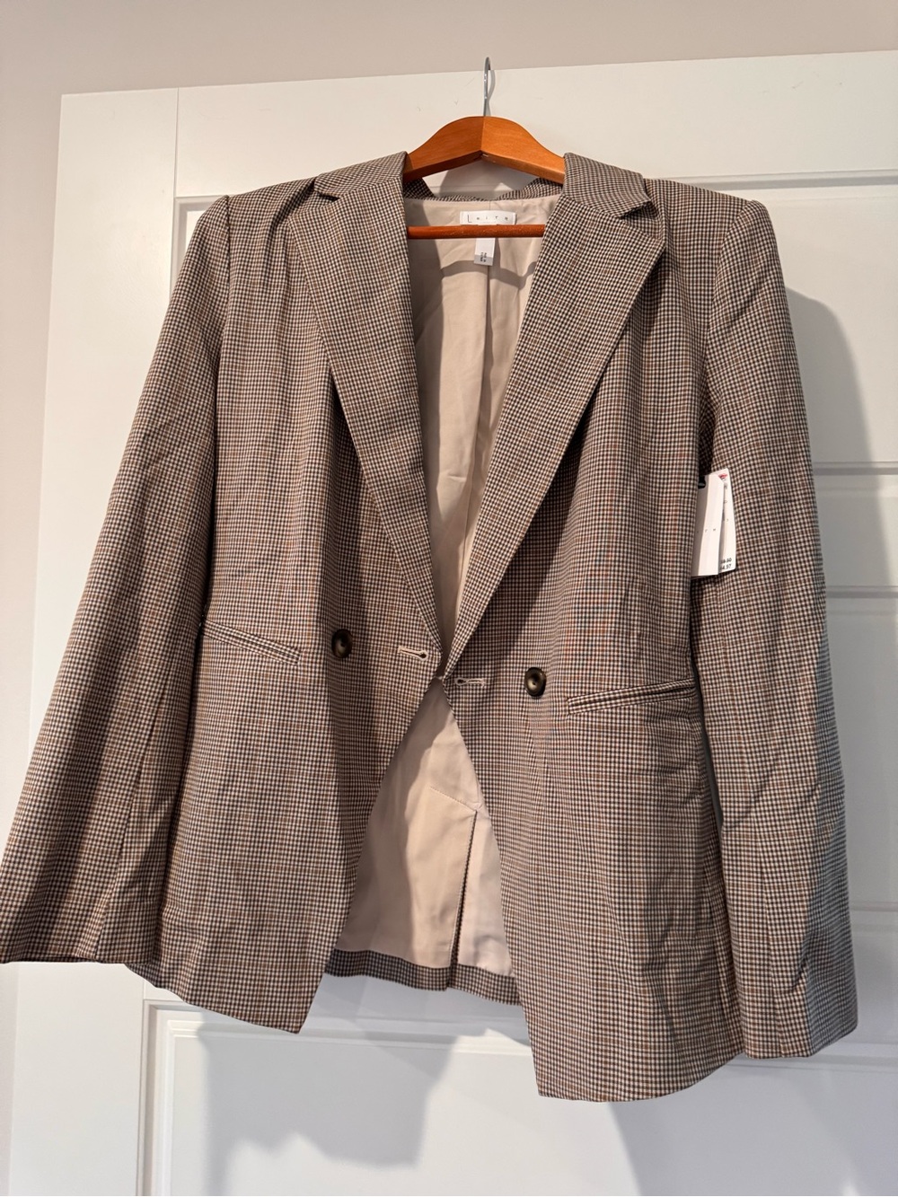 Classic Women's Houndstooth Blazer in Beige and Brown